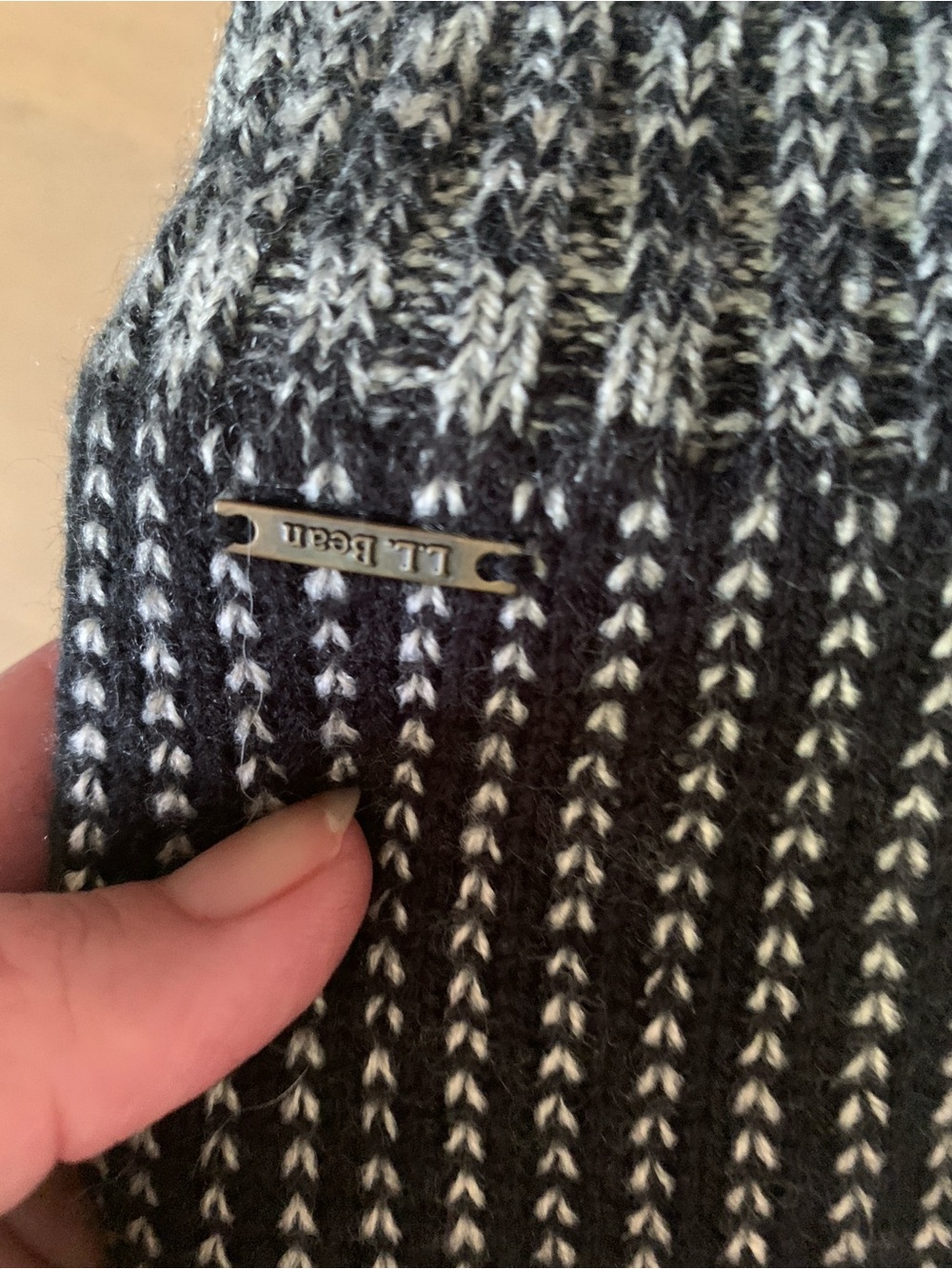 L.L.Bean Womens M Sherpa Lined Knit Mittens Winter Gloves Cozy Outdoor Driving - Picture 2 of 5